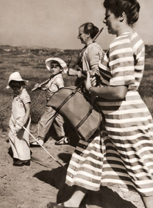夏休み [アールト・クライン, アサヒカメラ 1952年2月号より]のサムネイル画像