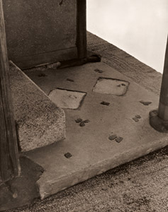 修学院離宮 （上の御茶屋玄関） [渡辺義雄, アサヒカメラ 1953年1月号より]のサムネイル画像