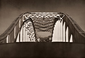 鉄の華 [梶君治, アサヒカメラ 1953年1月号より]のサムネイル画像