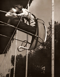 ブランコ [ブラッシャイ, アサヒカメラ 1953年1月号より]のサムネイル画像
