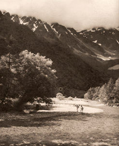 夏の上高地 [図司謹之介, アサヒカメラ 1940年9月号より]のサムネイル画像