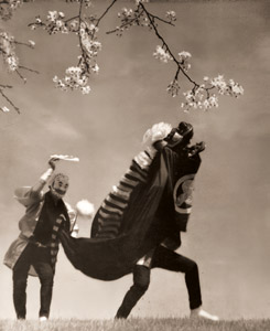 戦捷の春 [坪田光朗, アサヒカメラ 1940年9月号より]のサムネイル画像