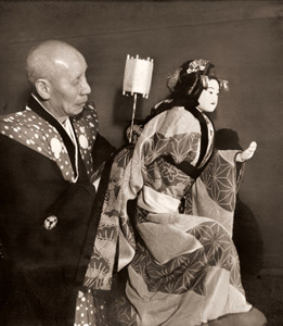 春の文楽 [入江泰吉, アサヒカメラ 1940年9月号より]のサムネイル画像
