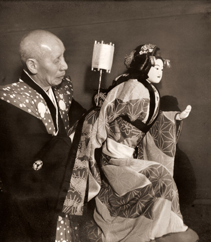 春の文楽 [入江泰吉, アサヒカメラ 1940年9月号より] パブリックドメイン画像 