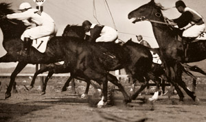 動ける写真（競馬） [棚橋紫酔, アサヒカメラ 1932年7月号より]のサムネイル画像