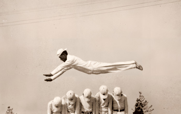 動ける写真（競馬） [土岐義政, アサヒカメラ 1932年7月号より] パブリックドメイン画像 