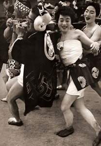 祭 [宮下定寿, 写真サロン 1956年9月号より]のサムネイル画像