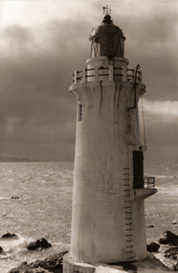 伊良湖岬燈台 [鈴木仁喜, アサヒカメラ 1952年9月号より]のサムネイル画像