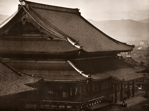 東本願寺 [大束元, アサヒカメラ 1952年9月号より]のサムネイル画像