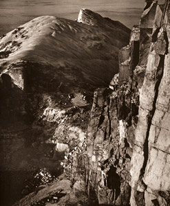 採石場 [安倍武, アサヒカメラ 1952年9月号より]のサムネイル画像