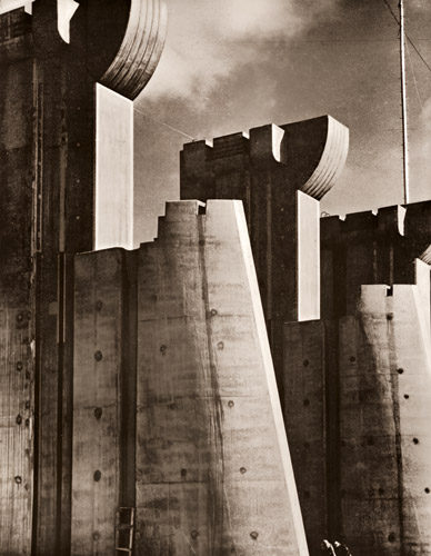 ダム [マーガレット・バーク＝ホワイト, アサヒカメラ 1952年9月号より] パブリックドメイン画像 