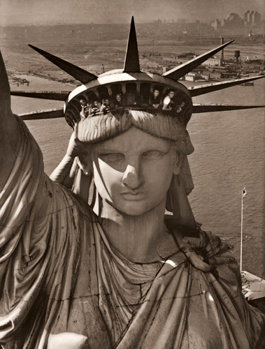 自由の女神 [マーガレット・バーク＝ホワイト, アサヒカメラ 1952年9月号より] パブリックドメイン画像 