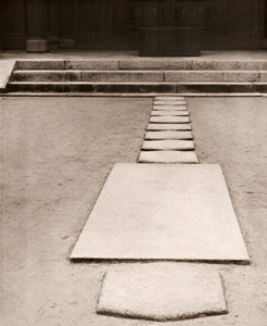 月台 [渡辺義雄, アサヒカメラ 1952年11月号より]のサムネイル画像