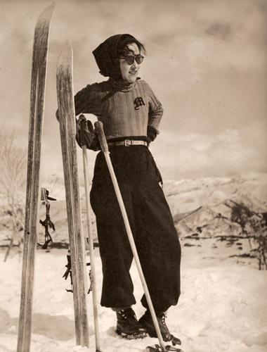 スキー人物 [尾崎三吉, アサヒカメラ 1940年2月号より] パブリックドメイン画像 