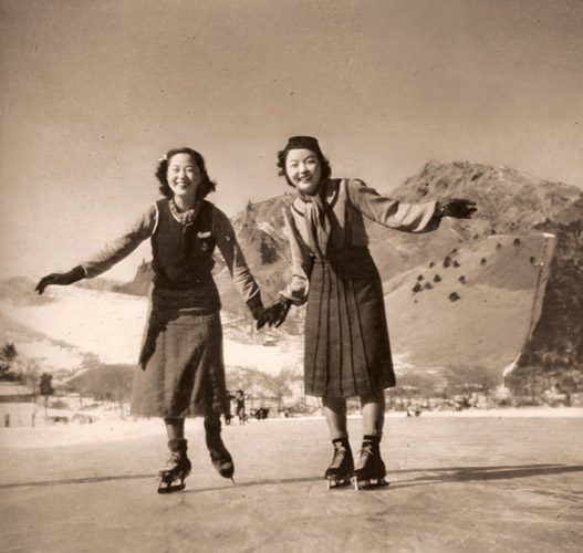 スケート [尾崎三吉, アサヒカメラ 1940年2月号より] パブリックドメイン画像 