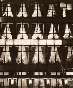 窓 [久家保義, アサヒカメラ 1940年2月号より]のサムネイル画像