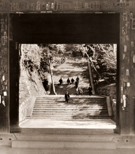 観光 [竹中北星, アサヒカメラ 1940年2月号より]のサムネイル画像