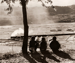 汽車が行く [山田真広, アサヒカメラ 1940年2月号より]のサムネイル画像