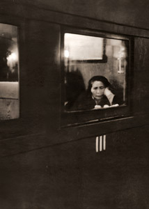 夜汽車 [中村立行, 1951年, アサヒカメラ 1953年2月号より]のサムネイル画像