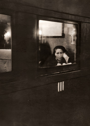 夜汽車 [中村立行, 1951年, アサヒカメラ 1953年2月号より] パブリックドメイン画像 