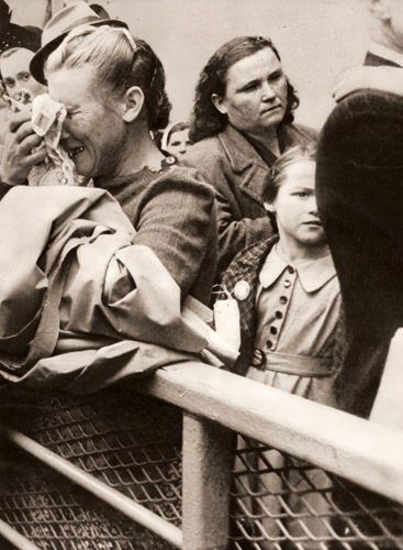 移民 [デニス・ストック, アサヒカメラ 1953年2月号より] パブリックドメイン画像 