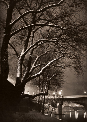 ポン・ヌフに近いセーヌ河岸 [ブラッシャイ, アサヒカメラ 1953年2月号より] パブリックドメイン画像 