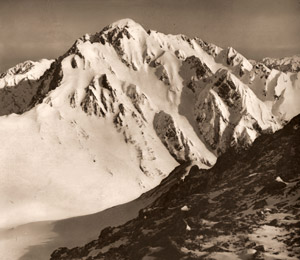 冬の剱岳 [吉野政造, アサヒカメラ 1939年12月号より]のサムネイル画像