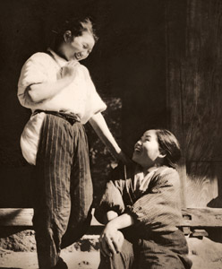 田舍の娘 [吉村正太郞, アサヒカメラ 1939年12月号より]のサムネイル画像