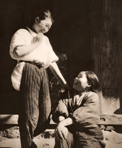田舍の娘 [吉村正太郞, アサヒカメラ 1939年12月号より] パブリックドメイン画像 