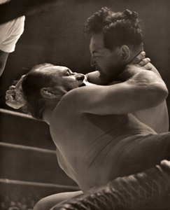プロレスリング（ブラウン対山口） [大川定夫, 1953年, アサヒカメラ 1954年6月号より]のサムネイル画像