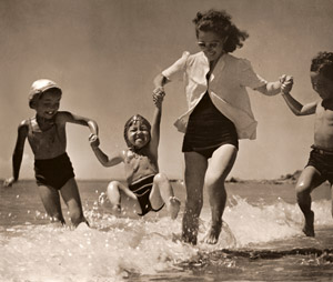 波とたわむる [池田喜一, アサヒカメラ 1950年1月号より]のサムネイル画像
