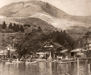 箱根町風景 [高橋栄一, アサヒカメラ 1950年1月号より]のサムネイル画像