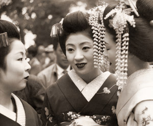 舞妓さん [日野勇太郎, アサヒカメラ 1956年9月号より]のサムネイル画像