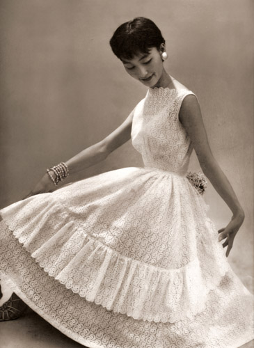 Fashion Photo Class #2 [Shotaro Akiyama,  from Asahi Camera September 1956]