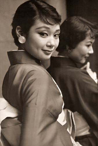 モデル嬢 [芦名義, アサヒカメラ 1956年9月号より] パブリックドメイン画像 