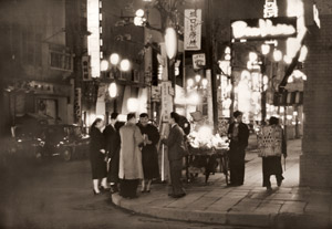 銀座の街角 [大束元, アサヒカメラ 1956年9月号より]のサムネイル画像