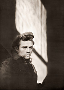 陰のある心 [デニス・ストック, アサヒカメラ 1956年9月号より]のサムネイル画像