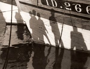 人影 [クロード・ヴィヴィエ, アサヒカメラ 1952年4月号より]のサムネイル画像
