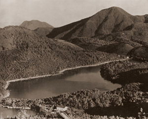 Biwa Pond [Tsutomu Uozumi,  from Asahi Camera January 1951] Thumbnail Images