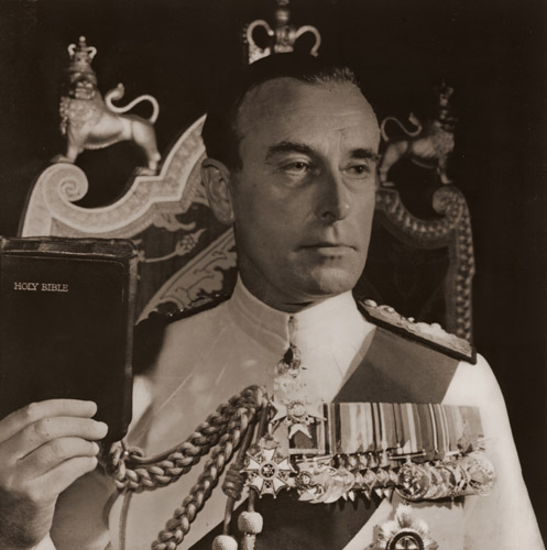 マウントバッテン卿 [デビッド・ダグラス・ダンカン, 1947年, アサヒカメラ 1951年1月号より] パブリックドメイン画像 