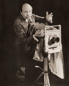 ユーサフ・カーシュの撮影ぶり [アサヒカメラ 1951年5月号より]のサムネイル画像