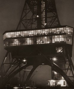 黄昏のテレビ塔 [牧元衛, アサヒカメラ 1955年3月号より]のサムネイル画像