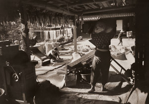 脱穀 [青木忠久, アサヒカメラ 1955年3月号より]のサムネイル画像