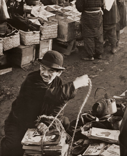 Market [Yoshinori Matsunaga,  from Asahi Camera March 1955]