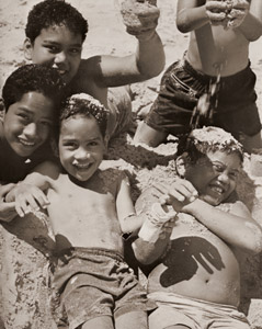 カナカの少年たち [秦不二男, アサヒカメラ 1954年8月号より]のサムネイル画像
