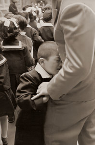 入学の日 [芳武源二, アサヒカメラ 1954年8月号より]のサムネイル画像