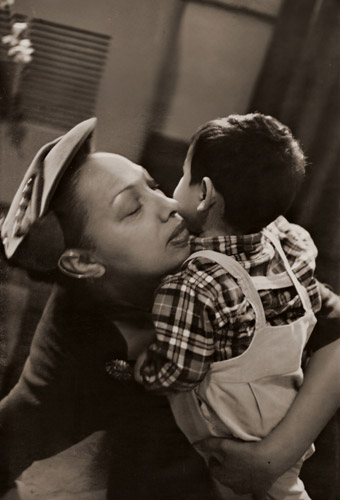 Josephine Baker Adopts Orphan [Shoji Otake,  from Asahi Camera August 1954]