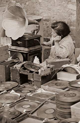 Discs Seller [Hiroshi Hamaya,  from Asahi Camera August 1954]