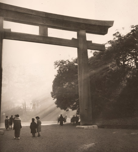 めでたき朝 [斗光成公, アサヒカメラ 1940年1月号より] パブリックドメイン画像 