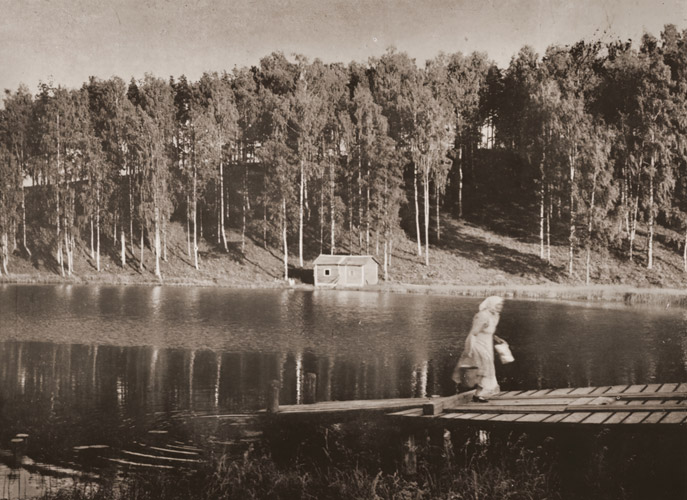 湖畔 [アルネ・ピエチネン, アサヒカメラ 1940年1月号より] パブリックドメイン画像 